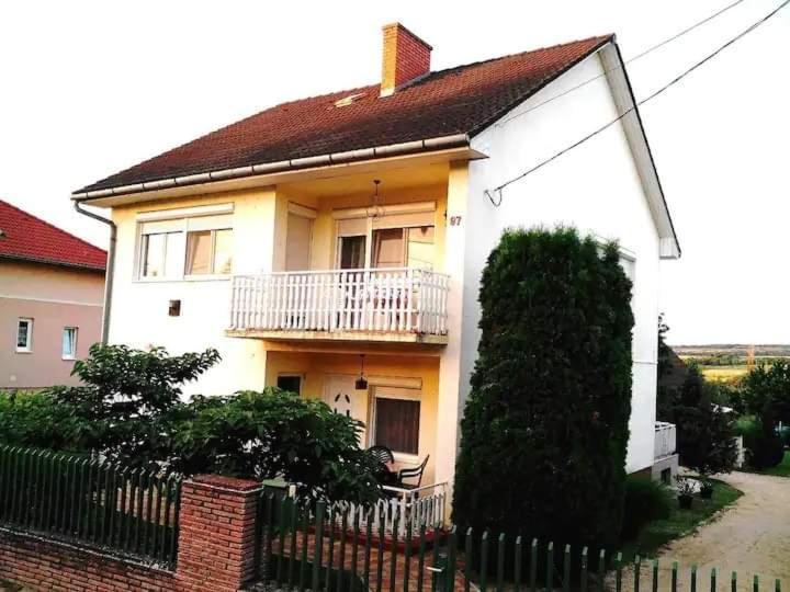 Kőröshegy Legkondicionalt, Erkelyes Szoba, Privat Fuerdovel A Balatonon מראה חיצוני תמונה