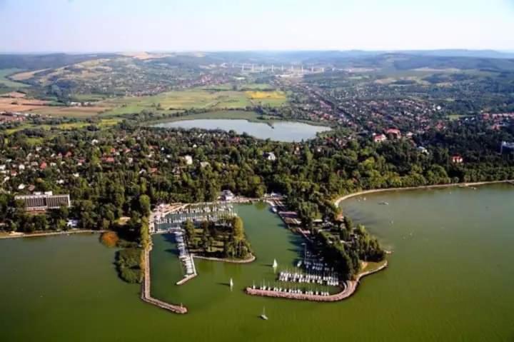 Kőröshegy Legkondicionalt, Erkelyes Szoba, Privat Fuerdovel A Balatonon מראה חיצוני תמונה